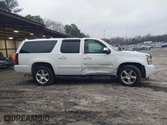 2007 Chevrolet Suburban LT с VIN 1GNFC16J17J187848, выставлен на аукционе IAAI как лот 41553241 с пробегом Не указан миль и . История ставок и продаж доступна на DreamBid. Изображение 13.