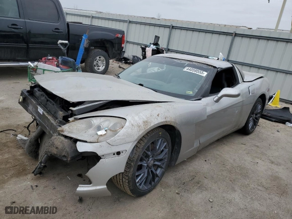 2005 Chevrolet Corvette with VIN 1G1YY24U255114489, listed as a Copart auction lot 44059555 with 96,797 mi miles and Salvage Title. Bid and sale history available at carsss.com. Image 1.