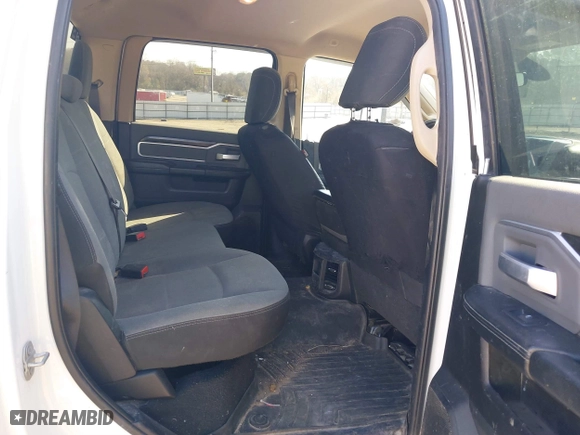 2019 Ram 2500 Big Horn with VIN 3C6UR5DL8KG620707, listed as a IAAI auction lot 41474929 with 90,927 mi miles. Bid and sale history available at carsss.com. Image 8.