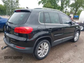 2012 Volkswagen Tiguan SE z VIN WVGBV7AX0CW558863, wystawiony jako IAAI lot #42285870 z przebiegiem 158 521 mil mil oraz . Historia ofert i sprzedaży dostępna na DreamBid. Obrazek 4.