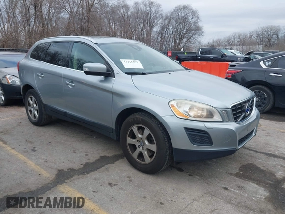 2012 Volvo XC60 3.2L с VIN YV4952DL3C2327880, выставлен на аукционе IAAI как лот 41215399 с пробегом 213 992 миль миль и . История ставок и продаж доступна на DreamBid. Изображение 1.