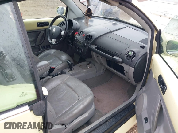 2006 Volkswagen Beetle с VIN 3VWSF31Y96M304430, выставлен на аукционе IAAI как лот 41694441 с пробегом 98 040 миль миль и . История ставок и продаж доступна на DreamBid. Изображение 5.