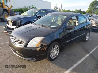 2010 Nissan Sentra 2.0 z VIN 3N1AB6AP1AL698798, wystawiony jako IAAI lot #42188907 z przebiegiem 162 115 mil mil oraz . Historia ofert i sprzedaży dostępna na DreamBid. Obrazek 2.