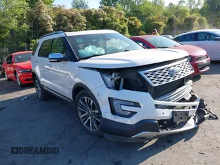 2017 Ford Explorer Platinum z VIN 1FM5K8HT6HGE09745, wystawiony jako IAAI lot #42056581 z przebiegiem 78 869 mil mil oraz . Historia ofert i sprzedaży dostępna na DreamBid. Obrazek 1.