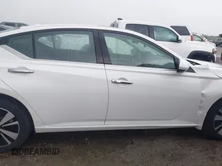 2019 Nissan Altima SL with VIN 1N4BL4EW3KN312958, listed as a IAAI auction lot 41958014 with 50,983 mi miles and . Bid and sale history available at carsss.com. Image 14.