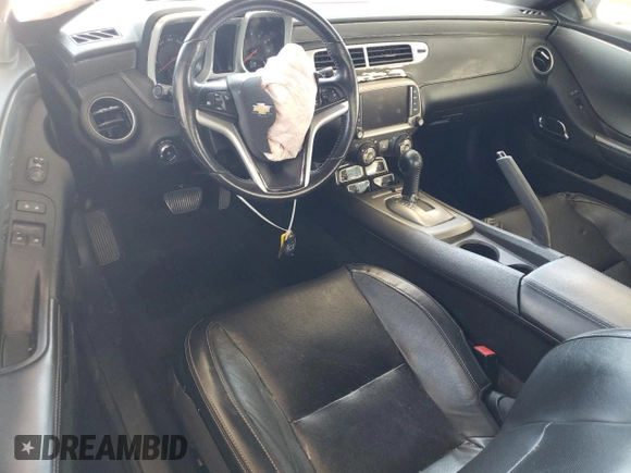 2014 Chevrolet Camaro LT z VIN 2G1FC1E37E9131877, wystawiony jako Copart lot #56491715 z przebiegiem 94 340 mil mil oraz Czysty tytuł • Clean title. Historia ofert i sprzedaży dostępna na DreamBid. Obrazek 8.