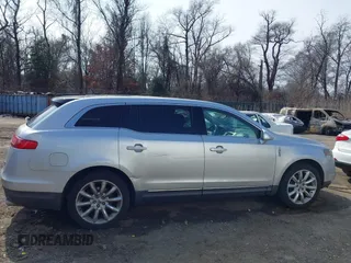 2011 Lincoln MKT with VIN 2LMHJ5AR0BBJ50346, listed as a IAAI auction lot 41726833 with 203,523 mi miles and . Bid and sale history available at DreamBid. Image 13.