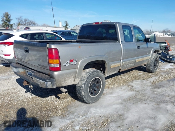 2001 Chevrolet Silverado 2500 with VIN 1GCGK29U21Z121197, listed as a IAAI auction lot 41426355 with 287,575 mi miles. Bid and sale history available at carsss.com. Image 4.