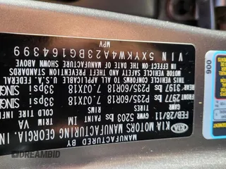2011 Kia Sorento SX with VIN 5XYKW4A23BG164399, listed as a Copart auction lot 62526505 with 196,401 mi miles and Clean title. Bid and sale history available at DreamBid. Image 10.
