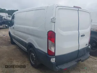2017 Ford Transit z VIN 1FTYE1ZMXHKA13581, wystawiony jako IAAI lot #42638547 z przebiegiem 252 913 mil mil oraz . Historia ofert i sprzedaży dostępna na DreamBid. Obrazek 3.