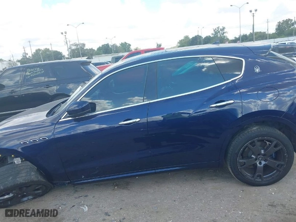 2021 Maserati Levante S with VIN ZN661YUAXMX370022, listed as a IAAI auction lot 40672941 with NaN miles. Bid and sale history available at carsss.com. Image 15.