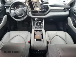2022 Toyota Highlander XLE with VIN 5TDGZRBH7NS241862, listed as a Copart auction lot 62605495 with 29,080 mi miles and Salvage title. Bid and sale history available at DreamBid. Image 8.