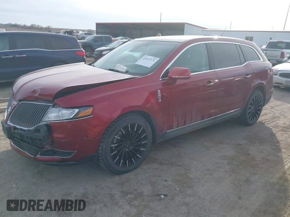 2014 Lincoln MKT EcoBoost z VIN 2LMHJ5ATXEBL58430, wystawiony jako IAAI lot #41657571 z przebiegiem 58 502 mil mil oraz . Historia ofert i sprzedaży dostępna na DreamBid. Obrazek 18.