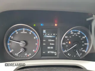 2017 Toyota RAV4 LE z VIN 2T3BFREV9HW570439, wystawiony jako Copart lot #56710325 z przebiegiem 87 766 mil mil oraz Szkoda całkowita • Salvage title. Historia ofert i sprzedaży dostępna na DreamBid. Obrazek 9.