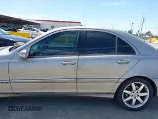 2004 Mercedes-Benz C 230 Kompressor с VIN WDBRF40J64F459900, выставлен на аукционе IAAI как лот 42500575 с пробегом 231 657 миль миль и . История ставок и продаж доступна на DreamBid. Изображение 14.