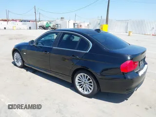 2011 BMW 3 Series 335d z VIN WBAPN7C53BF183620, wystawiony jako IAAI lot #42516979 z przebiegiem 118 828 mil mil oraz . Historia ofert i sprzedaży dostępna na DreamBid. Obrazek 3.
