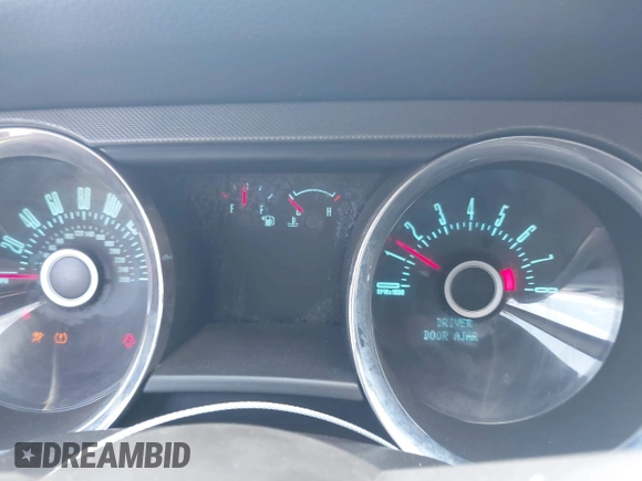 2013 Ford Mustang V6 с VIN 1ZVBP8AM1D5261762, выставлен на аукционе IAAI как лот 42028527 с пробегом 113 224 миль миль и . История ставок и продаж доступна на DreamBid. Изображение 7.