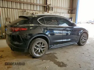 2018 Alfa Romeo Stelvio z VIN ZASFAKAN0J7B84837, wystawiony jako Copart lot #57111145 z przebiegiem 80 927 mil mil oraz Czysty tytuł • Clean title. Historia ofert i sprzedaży dostępna na DreamBid. Obrazek 3.