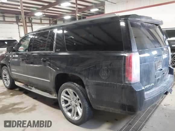 2018 GMC Yukon XL SLT with VIN 1GKS2GKC2JR213729, listed as a IAAI auction lot 41633094 with 83,656 mi miles. Bid and sale history available at carsss.com. Image 3.