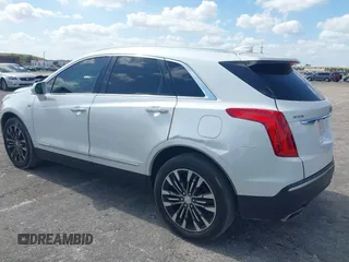 2017 Cadillac XT5 Premium Luxury FWD z VIN 1GYKNCRS5HZ230621, wystawiony jako IAAI lot #42123597 z przebiegiem 88 268 mil mil oraz . Historia ofert i sprzedaży dostępna na DreamBid. Obrazek 3.