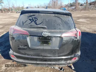 2018 Toyota RAV4 XLE with VIN 2T3RFREV2JW811214, listed as a IAAI auction lot 41458588 with 236,346 mi miles. Bid and sale history available at carsss.com. Image 15.