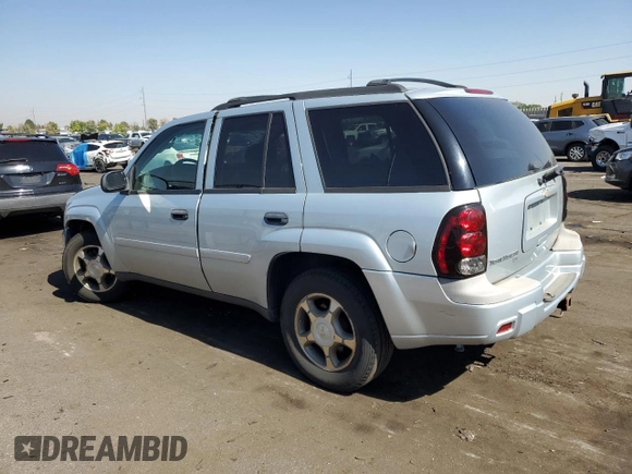 2007 Chevrolet TrailBlazer LS with VIN 1GNDT13S772262485, listed as a Copart auction lot 74128274 with 154,369 mi miles and Non Repairable. Bid and sale history available at carsss.com. Image 2.