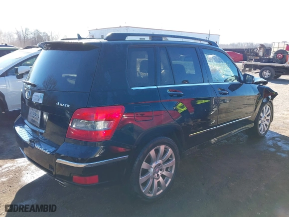 2012 Mercedes-Benz GLK-Class GLK 350 with VIN WDCGG8HB0CF904716, listed as a IAAI auction lot 41559135 with 111,040 mi miles. Bid and sale history available at carsss.com. Image 4.