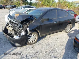 2015 Nissan Versa SV with VIN 3N1CN7AP5FL927352, listed as a IAAI auction lot 40702002 with 1 mi miles. Bid and sale history available at carsss.com. Image 2.