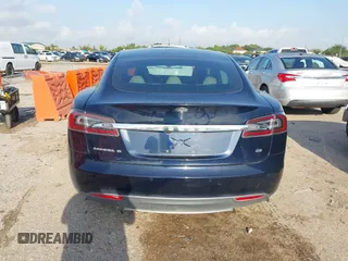 2014 Tesla Model S 60 with VIN 5YJSA1H12EFP39873, listed as a IAAI auction lot 42443414 with 132,773 mi miles and . Bid and sale history available at DreamBid. Image 16.