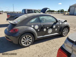 2018 Volkswagen Beetle S with VIN 3VWFD7ATXJM707800, listed as a Copart auction lot 74810074 with 32,467 mi miles and Clean Title. Bid and sale history available at carsss.com. Image 3.