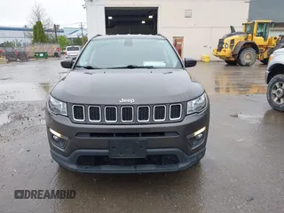 2018 Jeep Compass Latitude z VIN 3C4NJDBB5JT112368, wystawiony jako IAAI lot #42159891 z przebiegiem 81 763 mil mil oraz . Historia ofert i sprzedaży dostępna na DreamBid. Obrazek 12.