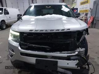 2017 Ford Explorer Sport z VIN 1FM5K8GT6HGA99307, wystawiony jako IAAI lot #41531536 z przebiegiem 128 911 mil mil oraz . Historia ofert i sprzedaży dostępna na DreamBid. Obrazek 12.
