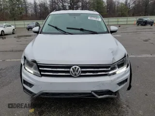 2018 Volkswagen Tiguan S with VIN 3VV1B7AX7JM072106, listed as a Copart auction lot 48373464 with 83,482 mi miles and Salvage title. Bid and sale history available at DreamBid. Image 5.