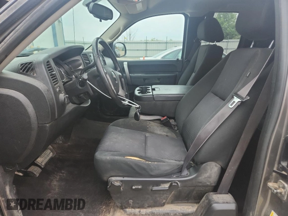 2013 GMC Sierra 1500 SLE z VIN 1GTR2VE74DZ305927, wystawiony jako Copart lot #57966285 z przebiegiem 170 543 mil mil oraz Czysty tytuł • Clean title. Historia ofert i sprzedaży dostępna na DreamBid. Obrazek 7.