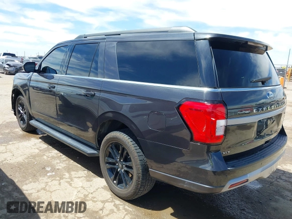 2024 Ford Expedition Max XLT with VIN 1FMJK1H87REA37010, listed as a IAAI auction lot 42169128 with 18,478 mi miles and . Bid and sale history available at DreamBid. Image 3.