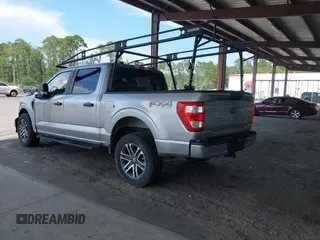 2021 Ford F-150 XL z VIN 1FTFW1E89MFC21046, wystawiony jako IAAI lot #42668472 z przebiegiem 83 083 mil mil oraz . Historia ofert i sprzedaży dostępna na DreamBid. Obrazek 3.