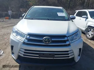2019 Toyota Highlander SE with VIN 5TDJZRFH5KS933386, listed as a IAAI auction lot 41807949 with 49,661 mi miles. Bid and sale history available at carsss.com. Image 12.