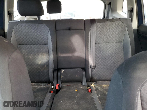 2018 Volkswagen Tiguan S z VIN 3VV1B7AX4JM013112, wystawiony jako Copart lot #47568385 z przebiegiem 95 576 mil mil oraz Szkoda całkowita • Salvage title. Historia ofert i sprzedaży dostępna na DreamBid. Obrazek 10.