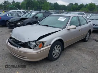 2000 Toyota Camry LE z VIN 4T1BF22K2YU094772, wystawiony jako IAAI lot #42427895 z przebiegiem 118 178 mil mil oraz . Historia ofert i sprzedaży dostępna na DreamBid. Obrazek 2.
