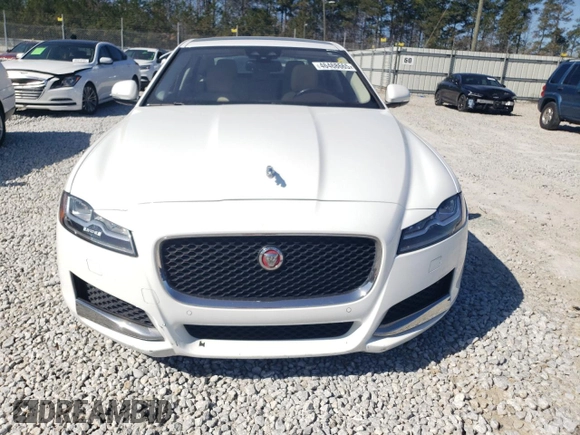 2016 Jaguar XF 35t Premium z VIN SAJBD4BV5GCY19710, wystawiony jako Copart lot #46468665 z przebiegiem 96 207 mil mil oraz Szkoda całkowita • Salvage title. Historia ofert i sprzedaży dostępna na DreamBid. Obrazek 5.