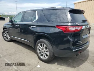 2019 Chevrolet Traverse Premier z VIN 1GNERKKW7KJ135666, wystawiony jako Copart lot #55920135 z przebiegiem 105 812 mil mil oraz Szkoda całkowita • Salvage title. Historia ofert i sprzedaży dostępna na DreamBid. Obrazek 2.