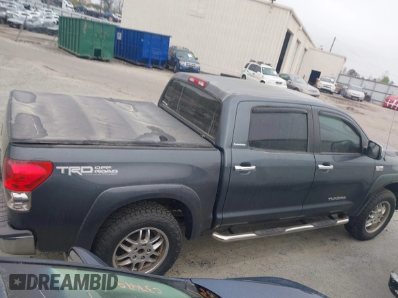 2007 Toyota Tundra Limited z VIN 5TBEV58197S459237, wystawiony jako IAAI lot #41852184 z przebiegiem 339 929 mil mil oraz . Historia ofert i sprzedaży dostępna na DreamBid. Obrazek 13.