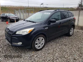 2013 Ford Escape SE with VIN 1FMCU9GX4DUB92915, listed as a Copart auction lot 52762135 with 135,785 mi miles and Clean Title. Bid and sale history available at carsss.com. Image 1.