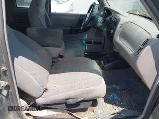 1999 Ford Ranger XL z VIN 1FTYR14V9XPA62065, wystawiony jako IAAI lot #42550806 z przebiegiem 247 414 mil mil oraz . Historia ofert i sprzedaży dostępna na DreamBid. Obrazek 5.