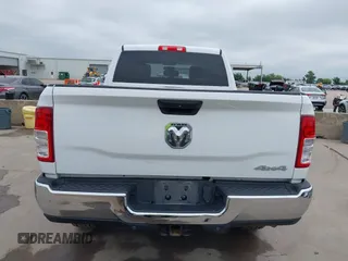 2019 Ram 2500 Tradesman with VIN 3C6UR5CJ3KG512575, listed as a IAAI auction lot 42354322 with 61,965 mi miles and . Bid and sale history available at DreamBid. Image 17.