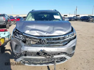 2022 Volkswagen Atlas 3.6L V6 SE w/Technology with VIN 1V2KR2CA3NC553471, listed as a IAAI auction lot 41676244 with 39,520 mi miles. Bid and sale history available at carsss.com. Image 12.
