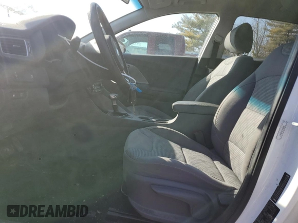 2017 Kia Niro FE with VIN KNDCB3LC4H5048467, listed as a Copart auction lot 48034895 with 141,047 mi miles and Clean Title. Bid and sale history available at carsss.com. Image 7.