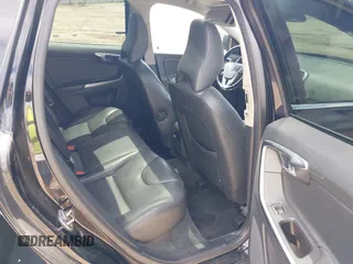 2015 Volvo XC60 T5 Drive-E Premier с VIN YV440MDB0F2598184, выставлен на аукционе IAAI как лот 42415280 с пробегом 118 160 миль миль и . История ставок и продаж доступна на DreamBid. Изображение 8.