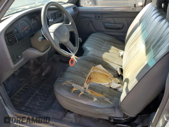 1993 Toyota Pickup z VIN 4TARN81AXPZ113969, wystawiony jako Copart lot #51845495 z przebiegiem 278 277 mil mil oraz Czysty tytuł • Clean title. Historia ofert i sprzedaży dostępna na DreamBid. Obrazek 7.