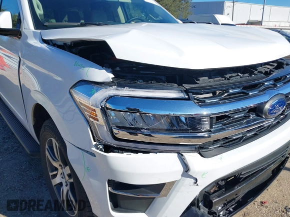 2024 Ford Expedition Limited with VIN 1FMJU1K86REA59325, listed as a IAAI auction lot 41263018 with 14,104 mi miles. Bid and sale history available at carsss.com. Image 20.